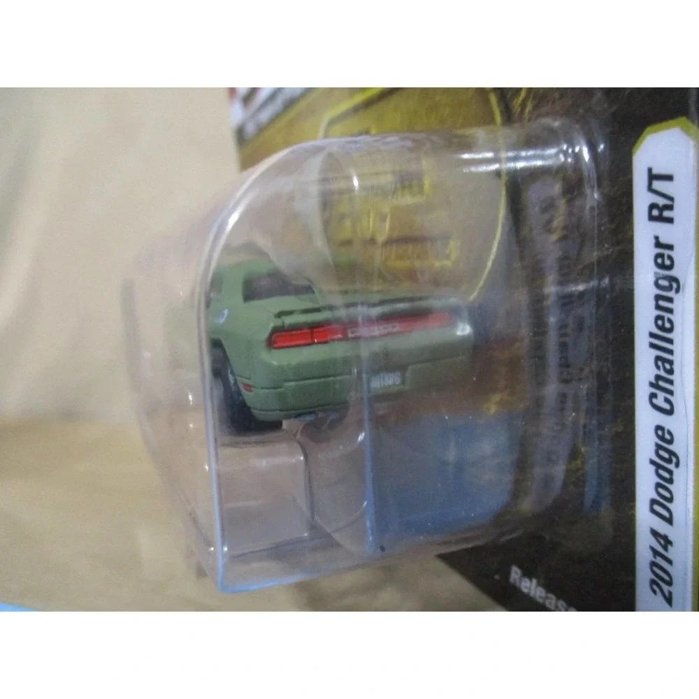 Johnny Lightning Army 250 years  2014 Dodge‎ Green Challenger R/T  Version B